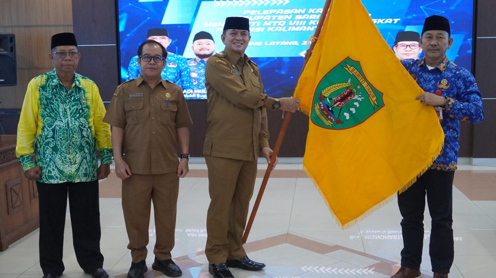 Bupati M. Yamin Lepas Kafilah MTQ VIII KORPRI Barito Timur ke Murung Raya