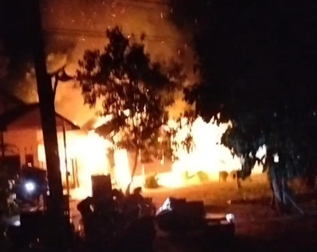 Rumah Warga di Desa Bajarum Kota Besi Hangus Terbakar