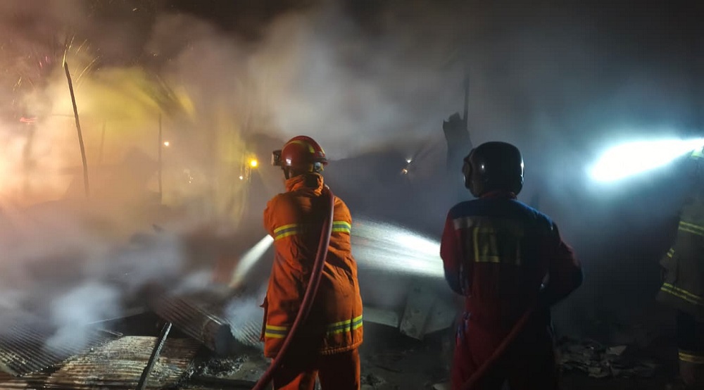 Sesal Belakangan Tak Berguna, Kalau Saja Uzi Tak Pergi, Rumahnya Bisa Diselamatkan dari Api