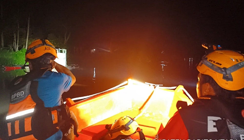 Berjibaku Hingga Tengah Malam, BPBD dan SAR Cari Ansari yang Tenggelam di Montallat