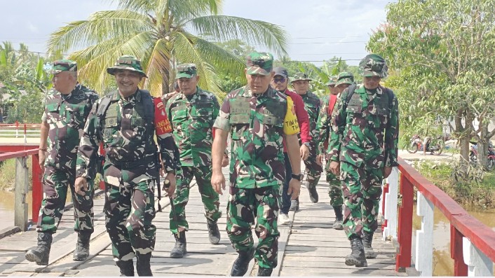 Tim Wasev Mabes TNI Tinjau TMMD ke-129 di Kapuas, Progres Capai 75 Persen