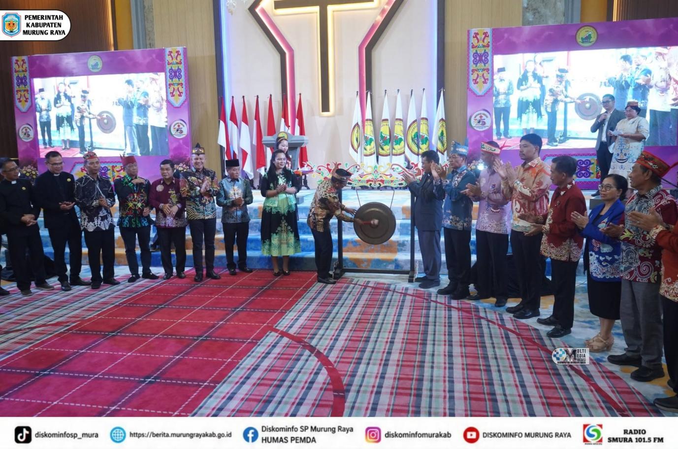 Pemukulan Gong Tandai Penutupan Sinode Umum XXV GKE di Puruk Cahu