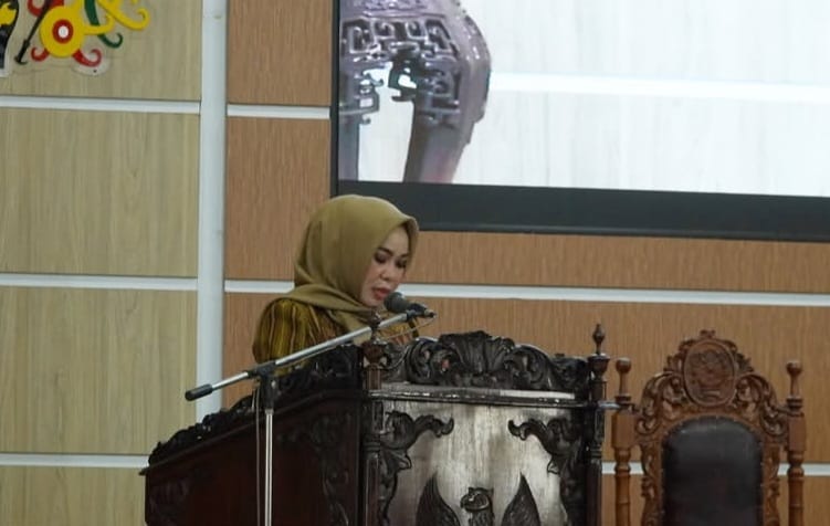 Paripurna DPRD Kapuas Setujui Sembilan Raperda