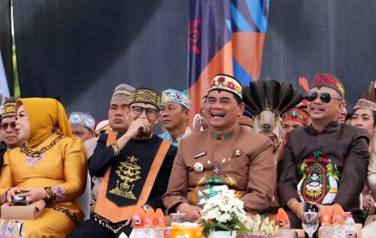  Kontingen Barito Utara Meriahkan Karnaval FBIM 2026
