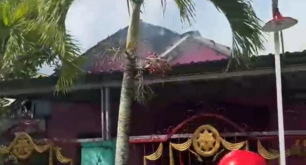 Geger! Api Lahap Atap Rumah di Baamang Barat Sampit, Warga Berhamburan Keluar