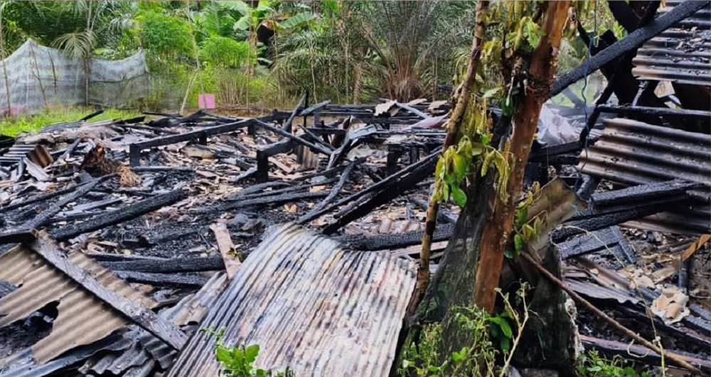 Rumahnya di Sumber Sari Babulu Terbakar, Kemana Mbah Paini Harus Menumpang?