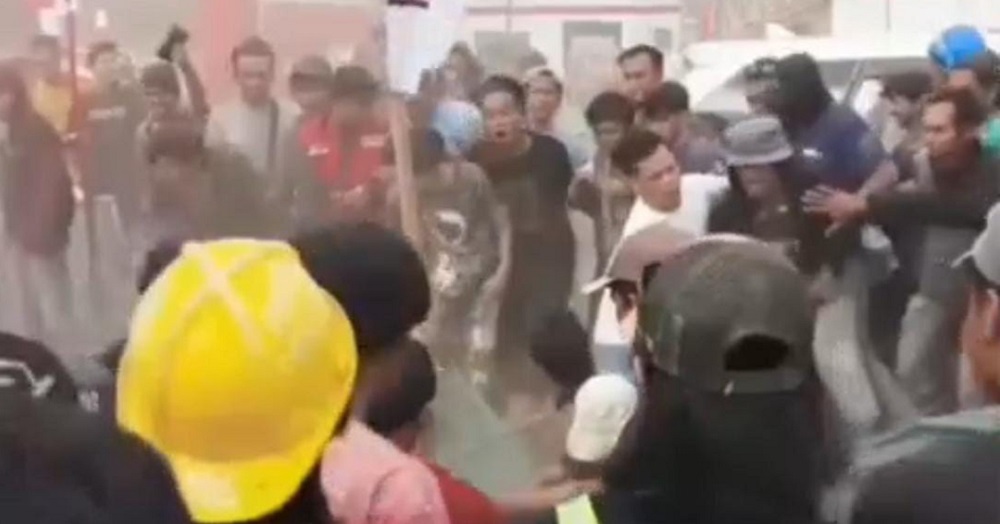 Viral, Diduga Pelaku Pencurian Dikeroyok Massa di Sekolah Rakyat Baamang