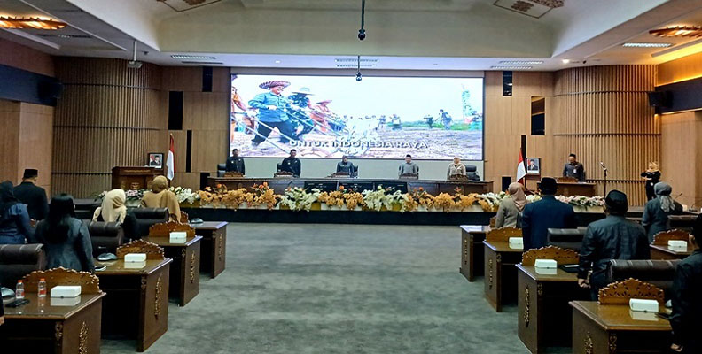 Pimpin Paripurna, Ketua DPRD Barito Utara Tekankan Sinergi Legislatif-Eksekutif Demi Kesejahteraan Masyarakat
