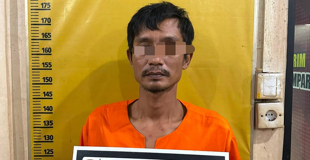 Lagi Makan Siang, Pria Ini Dicokok Polisi, Ternyata Menggarap Dua Putri Kandung Sendiri