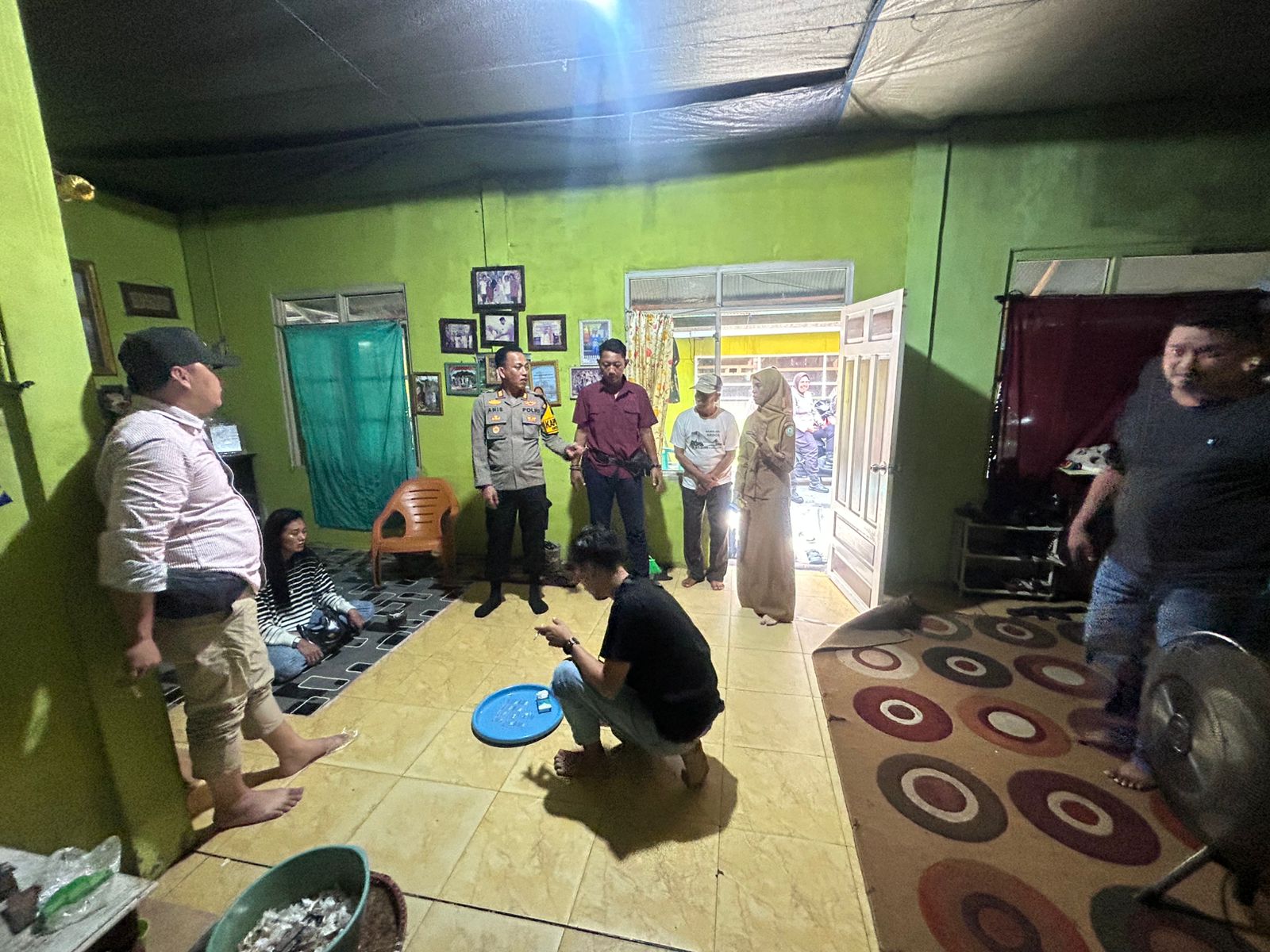 Perempuan di Sampit Ditangkap Bawa Sabu, Sembilan Paket Sabu Ditemukan dalam Rokok