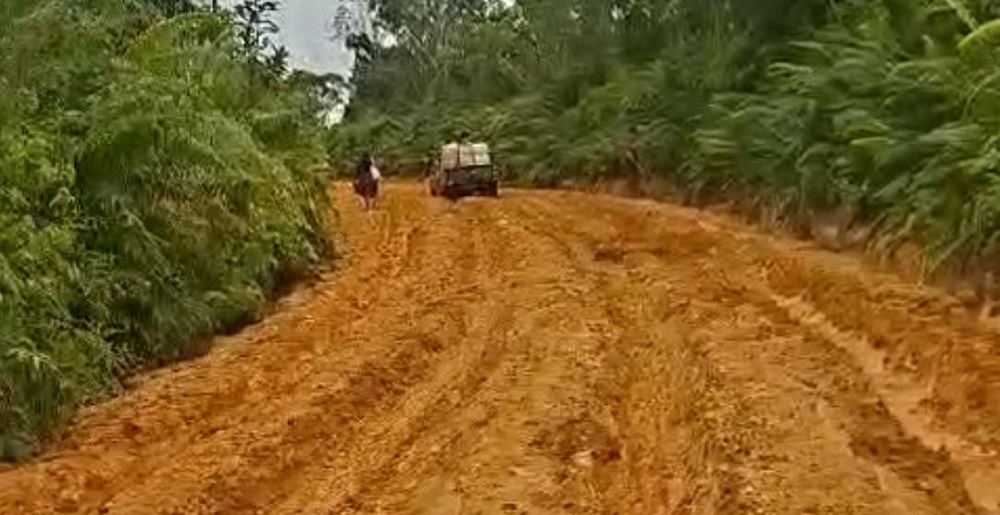 Jalan Rusak Bertahun-tahun, Warga Antang Kalang: Mana Aksi Nyata Pemkab Kotim?