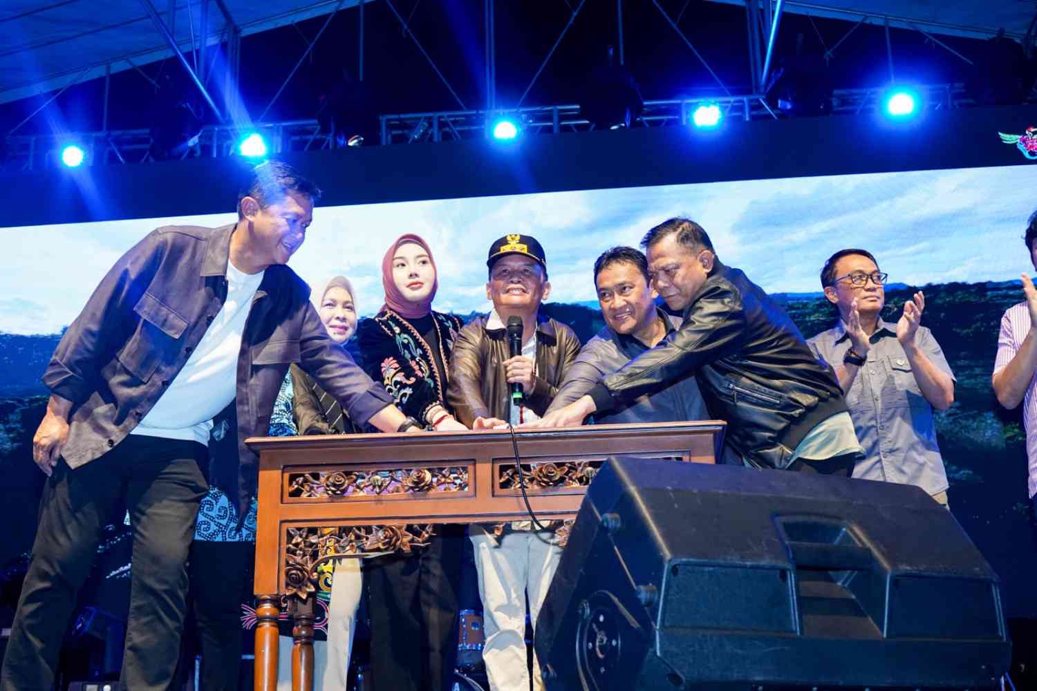 HUT ke-69 Kalteng Dibuka Lewat Huma Betang Night