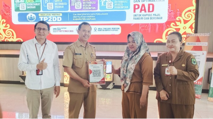 Pemkab Kapuas Luncurkan QRIS untuk Digitalisasi Pembayaran Retribusi