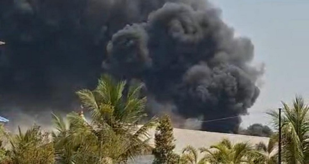Ngeri! Begini Penampakan Asap Membubung Tinggi, Bangunan di Lingkar Utara Sampit Terbakar