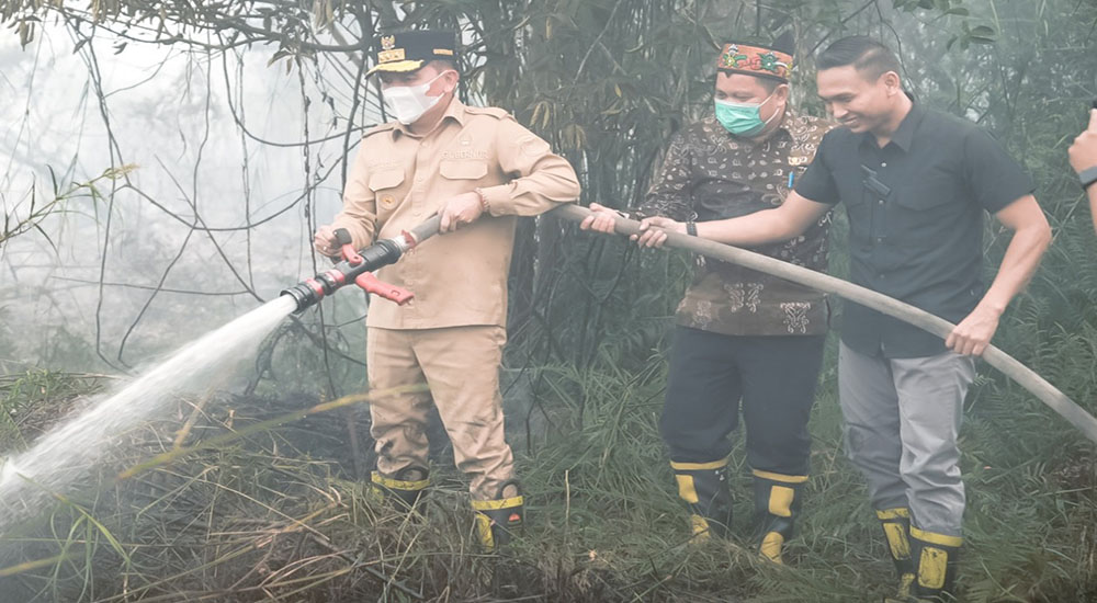 Jawab Konten Negatif di Medsos, Gubernur Agustiar Sabran Pilih Fokus Tangani Karhutla
