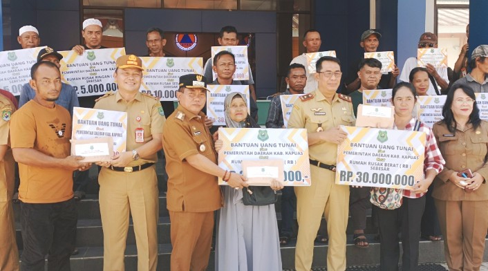 31 Warga Terdampak Bencana di Kapuas Terima Bantuan Uang Tunai