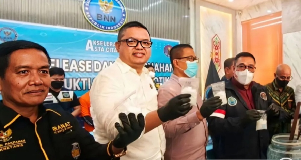 Tas Kresek Hitam Ditemukan di Desa Runtu, Ternyata Isinya 1 Kg Sabu-sabu dari Pontianak