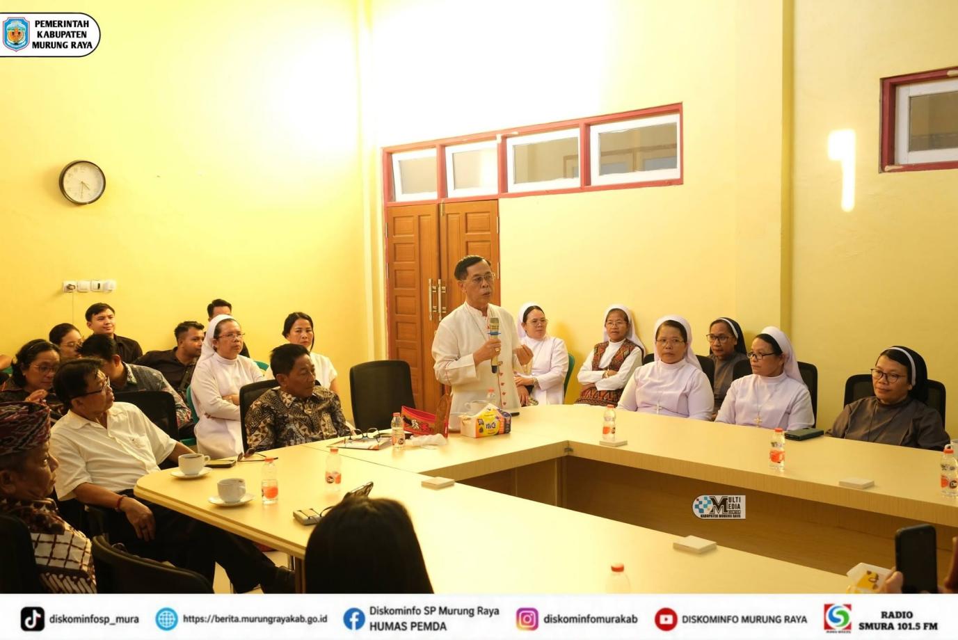 Bupati Heriyus Hadiri Serah Terima Pengelolaan Pendidikan di Puruk Cahu