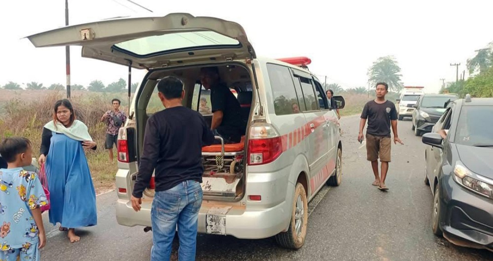 Kecelakaan Xpander vs Pikap di Tjilik Riwut, Seorang Korban Dilarikan ke Puskesmas Cempaga Hulu