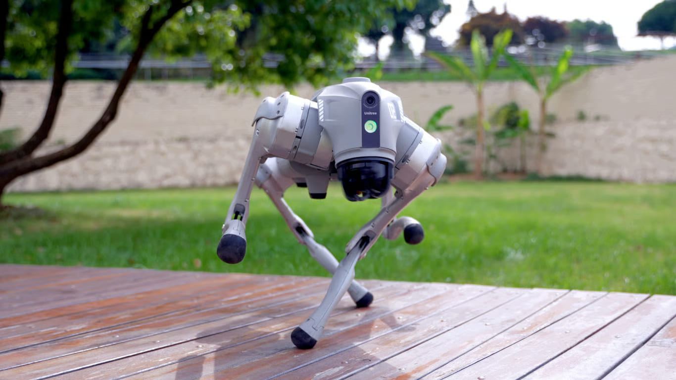 Robot Unitree Go2 untuk Edutainment dan Interaksi Publik