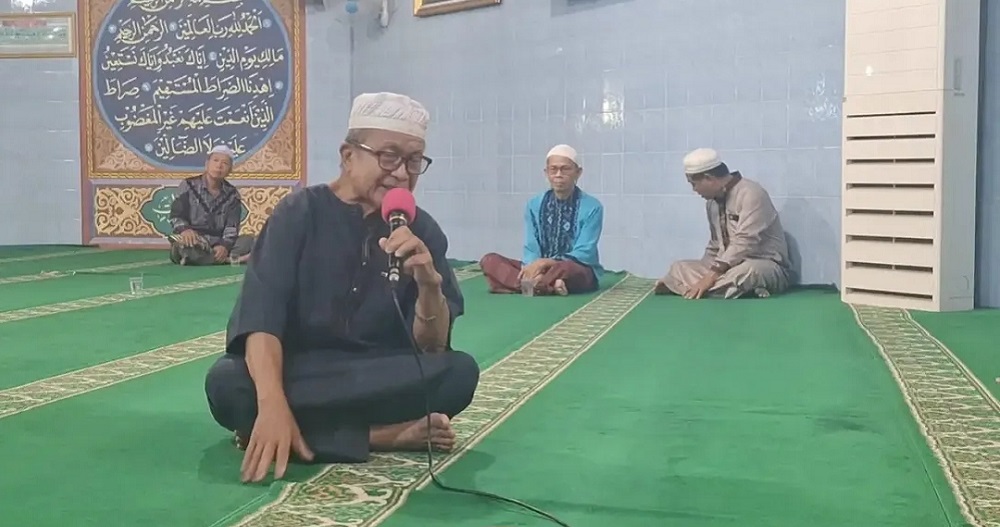Datangi Masjid Al Amin Menjelang Subuh, Kapolres Barito Utara Dapat Masukan Pemberantasan Narkoba