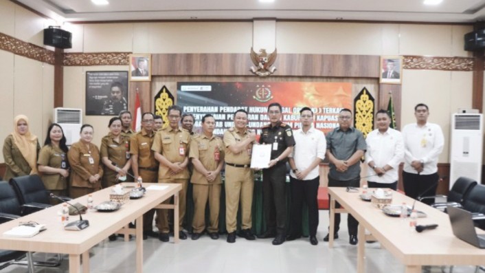Sekda Kapuas Terima Legal Opinion Terkait Perda dengan KUHP Nasional