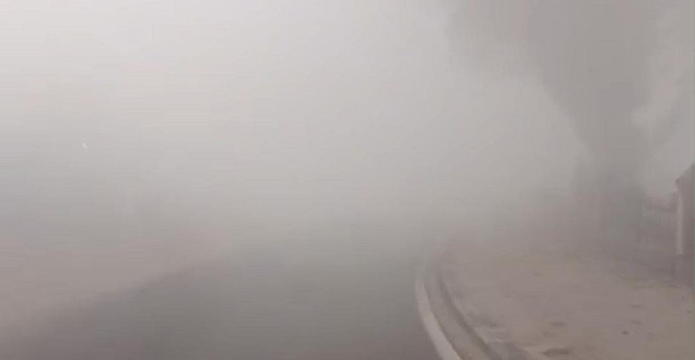 Parah! Hanya Beberapa Meter ke Depan, Jalanan di Sampit Tiba-tiba Seperti Lenyao