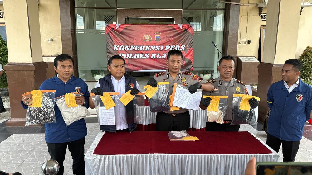 Betapa Bejatnya Pria Ini! Dua Anak Kandungnya Dicabuli Sendiri