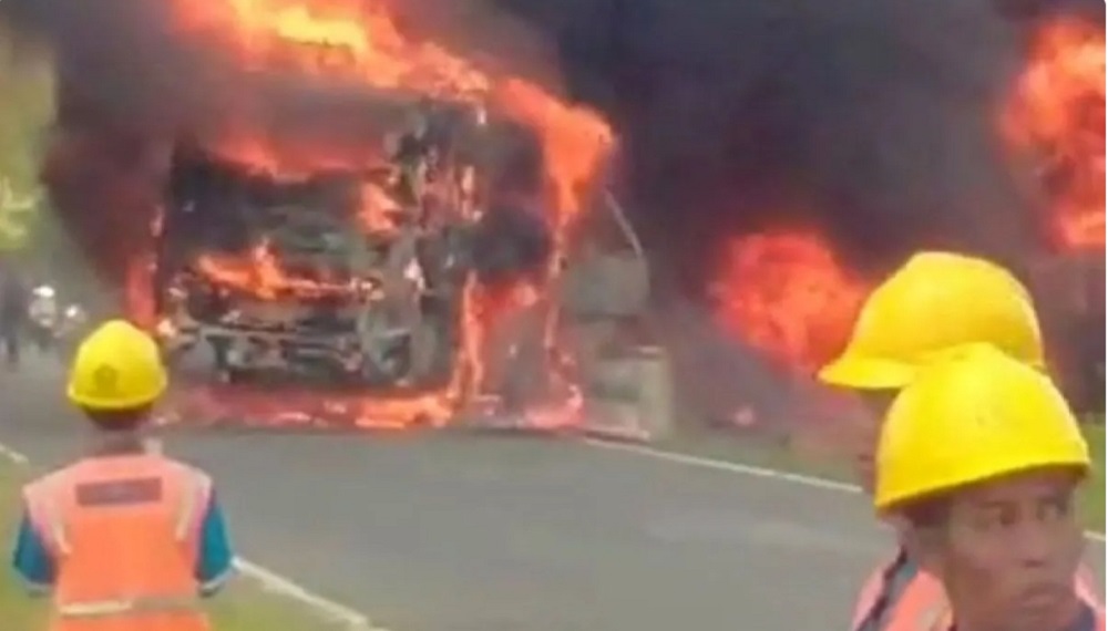 Laka Maut Bus ALS vs Truk Tangki, 16 Jenazah Dibawa ke RS Bhayangkara