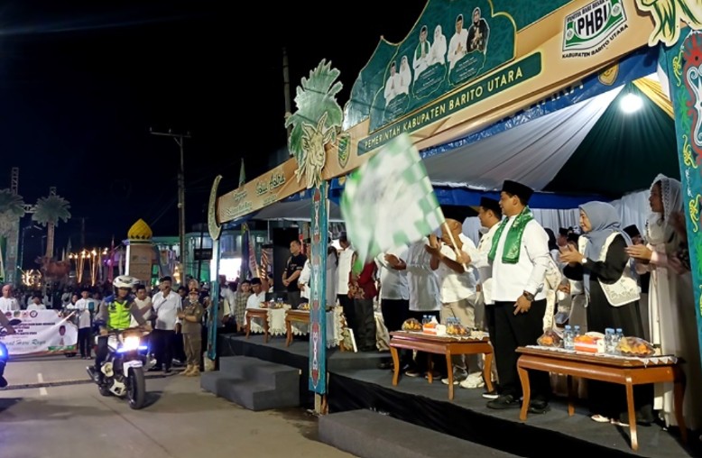Pawai Tanglong Bertakbir Meriahkan Malam Iduladha 1447 H di Barito Utara
