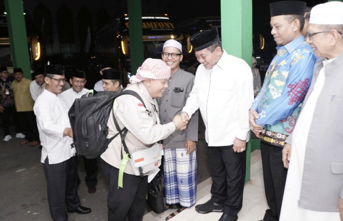 Bupati Kapuas Sambut Kepulangan Jamaah Haji Kloter 4