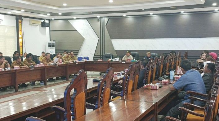 DPRD Kapuas Minta Pembangunan Infrastruktur Jalan Wilayah Hulu Dilanjutkan