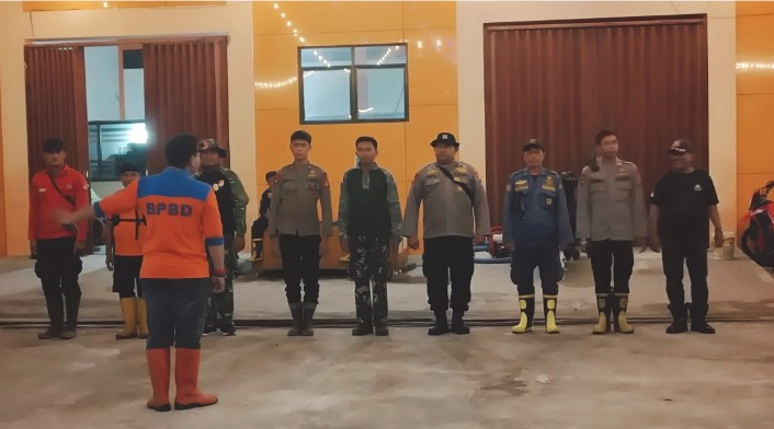 Malam Ini Tim Gabungan Bergerak Tangani Karhutla di Dua Lokasi di Kapuas