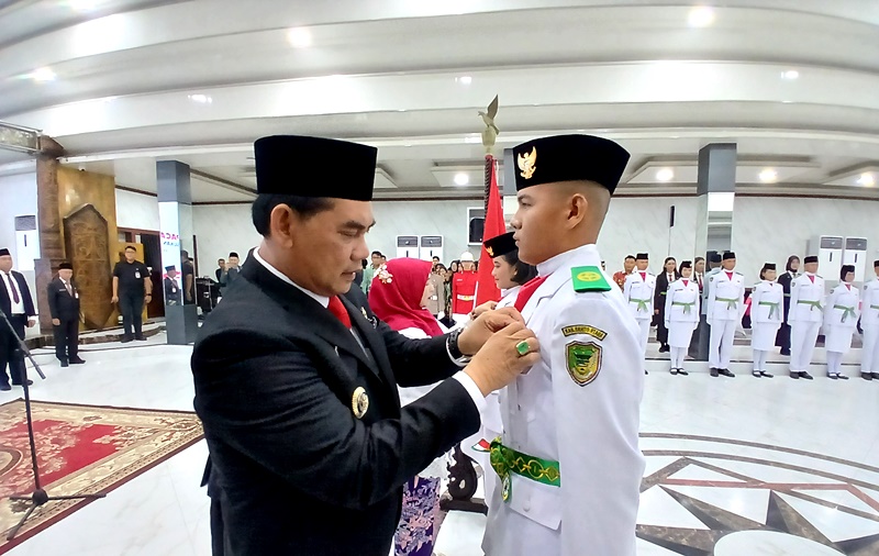 Paskibraka Dikukuhkan, Shalahuddin Tekankan Disiplin dan Kepemimpinan
