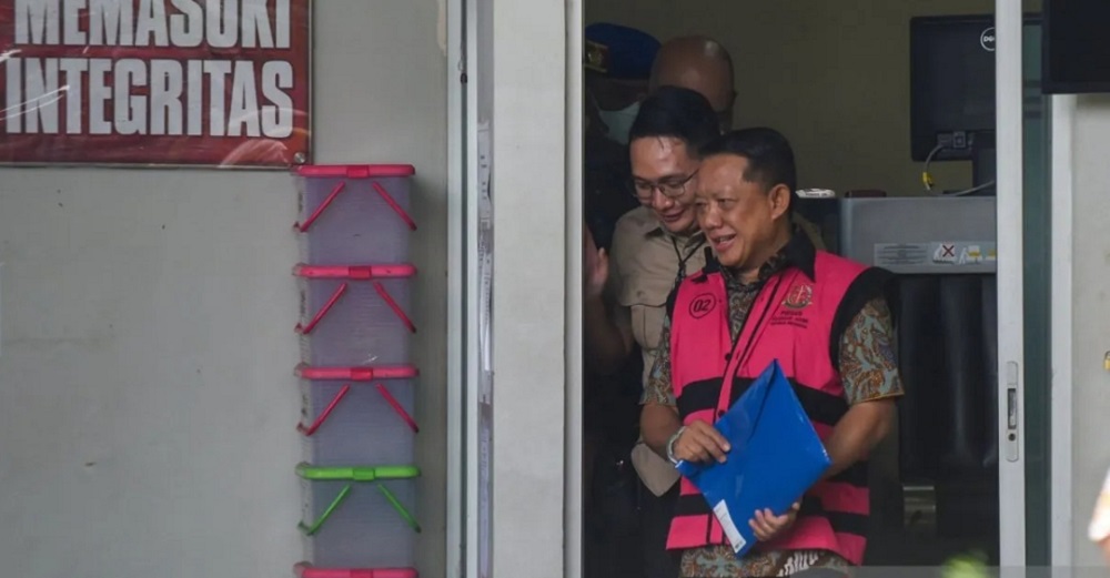 Dulu Memborgol Tom Hingga Nadiem, Kini Febrie Datangi Kejagung dalam Kondisi Tangan Terborgol