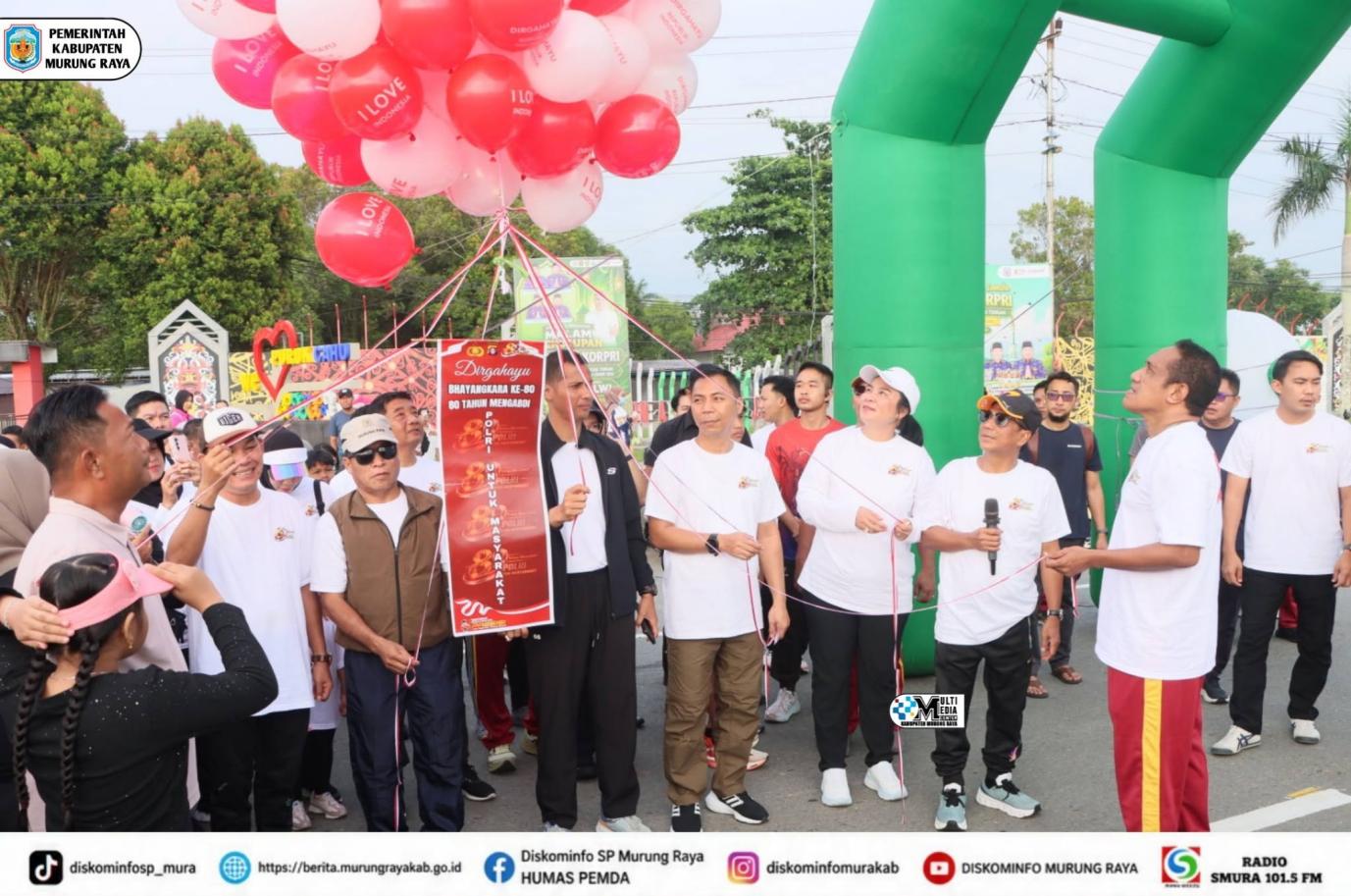 Hari Bhayangkara ke-80 di Murung Raya Meriah dengan Jalan Santai dan Olahraga Bersama