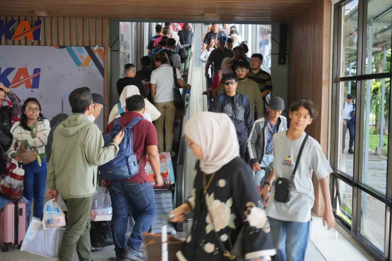 KAI Daop 2 Bandung Minta Maaf atas Insiden Bekasi Timur, Beberapa Perjalanan KA Parahyangan Terdampak
