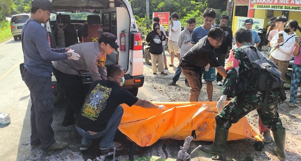 Dua Nyawa Melayang, Tabrakan Yamaha Vixon dan Honda Genio di Bengalon