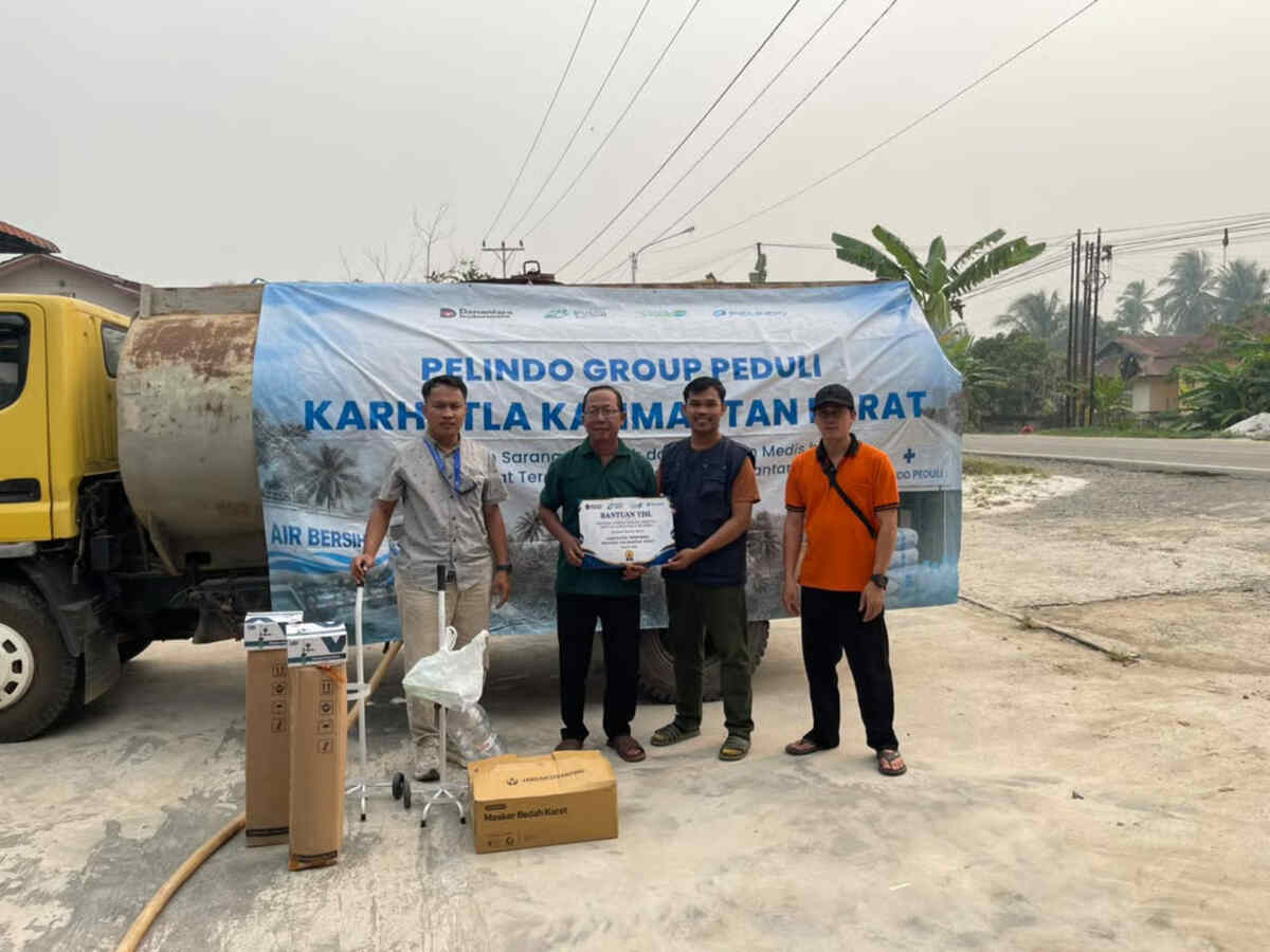 Bantu Warga Terdampak Karhutla, PT PSL Salurkan 94000 Liter Air Bersih dan Alat Kesehatan di Mempawah