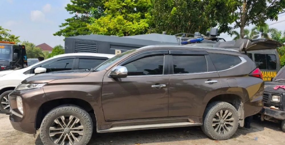 Jadi Barang Bukri Korupsi, Istri Kedua Bupati Pasrah Mitsubishi Pajero Sport Disita KPK
