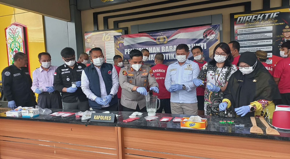 Polres Kotim Musnahkan 1,2 Kg Sabu, AKBP Resky Maulana: Siapa pun yang Terlibat akan Kami Tindak Tegas!