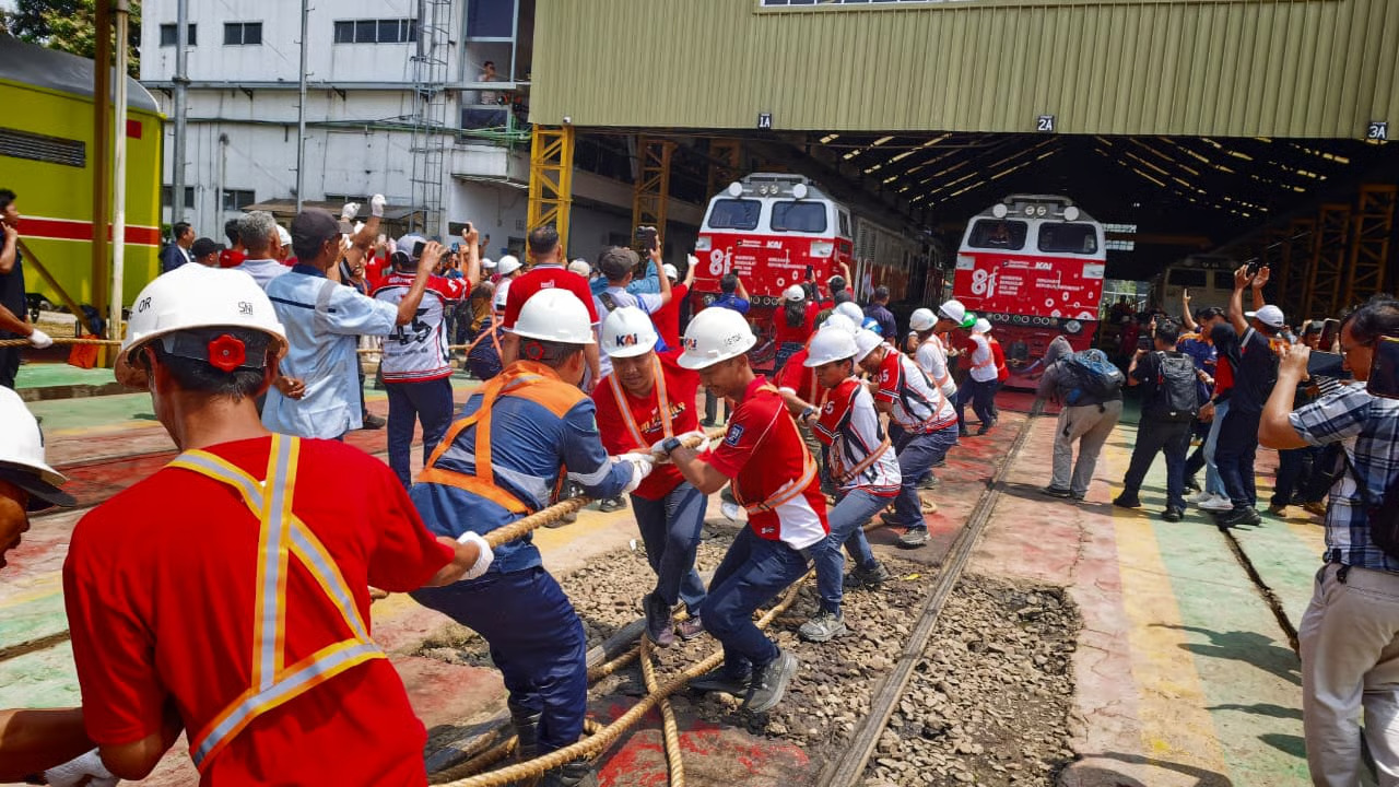 Insan KAI Daop 2 Bandung Perkuat Komitmen Hadirkan Perjalanan KA Aman, Nyaman, dan Tepat Waktu