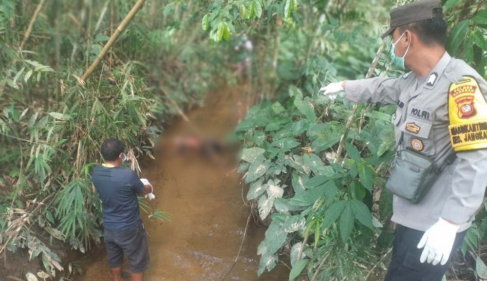 Geger di Jangkang! Mayat Laki-laki Ditemukan di Aliran Sungai Remoncok