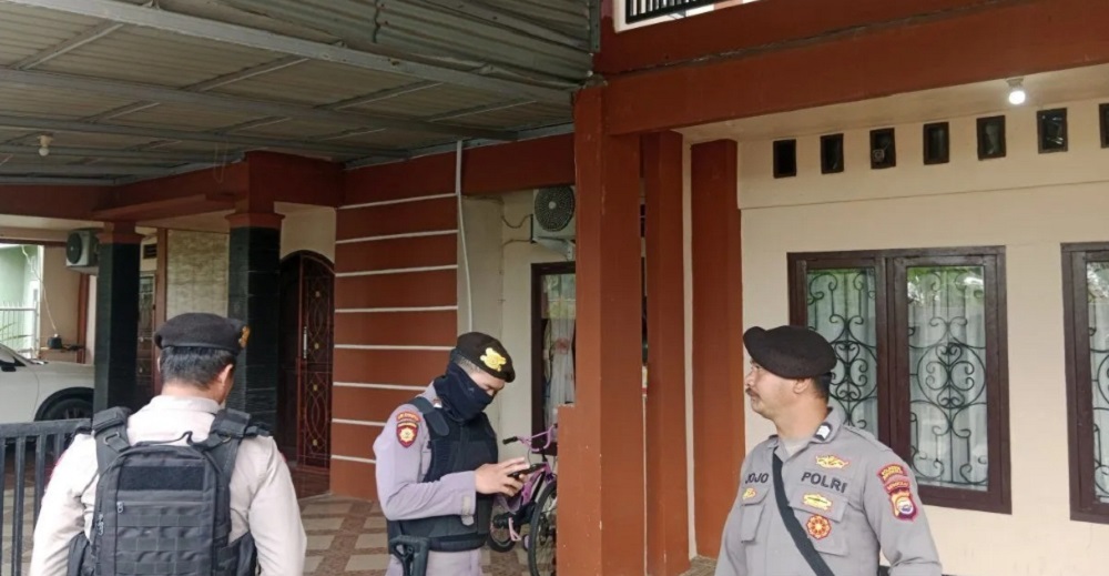 Tiga Jam Rumah Pejabat Dinas PUPR Digeledah, Tiga Koper dan Satu Kardus Diangkut Penyidik KPK
