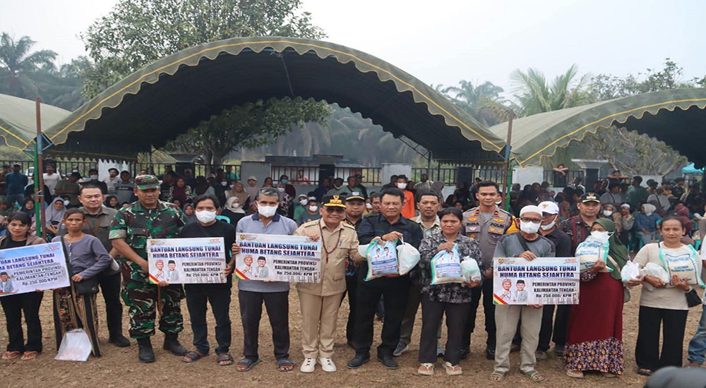Gubernur Kalteng dan Bupati Seruyan Salurkan Bantuan serta Layanan Kesehatan Gratis untuk Masyarakat