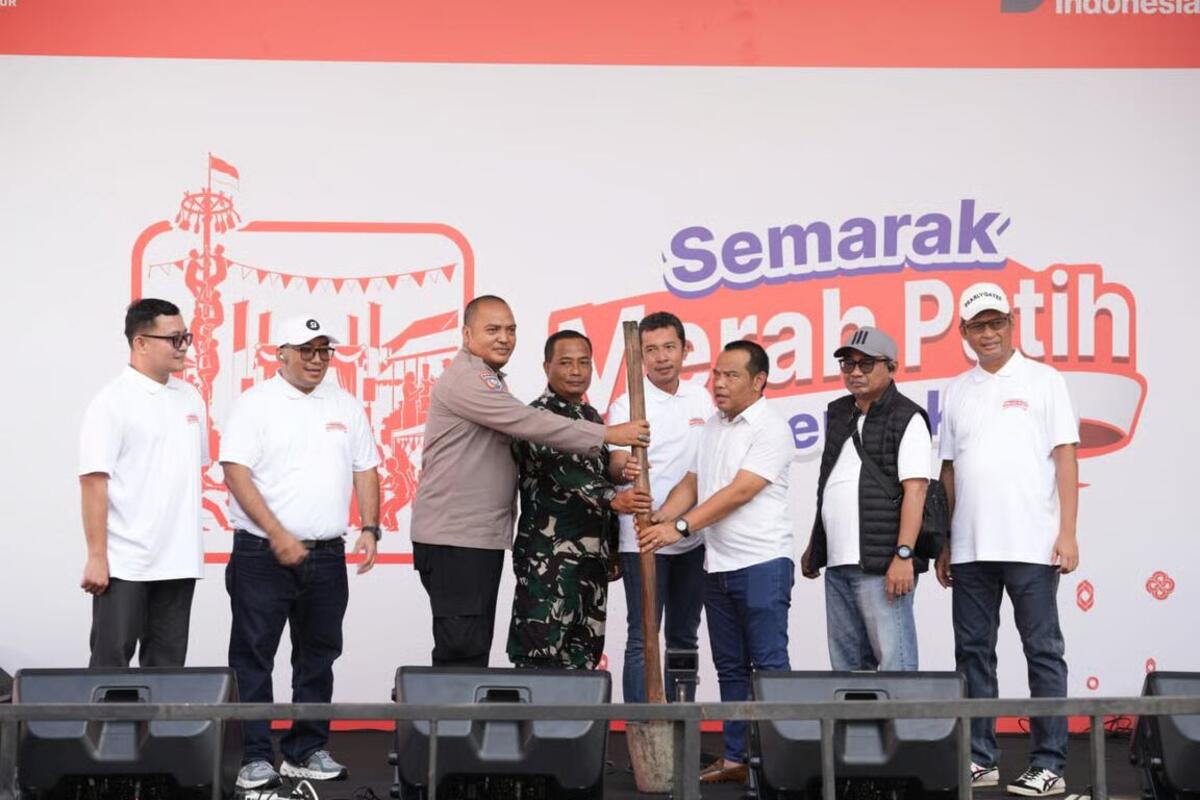 BRI Region 6 Meriahkan Pasar Malaka Rorotan, Dibuka dengan Simbolis Penumbukan Padi