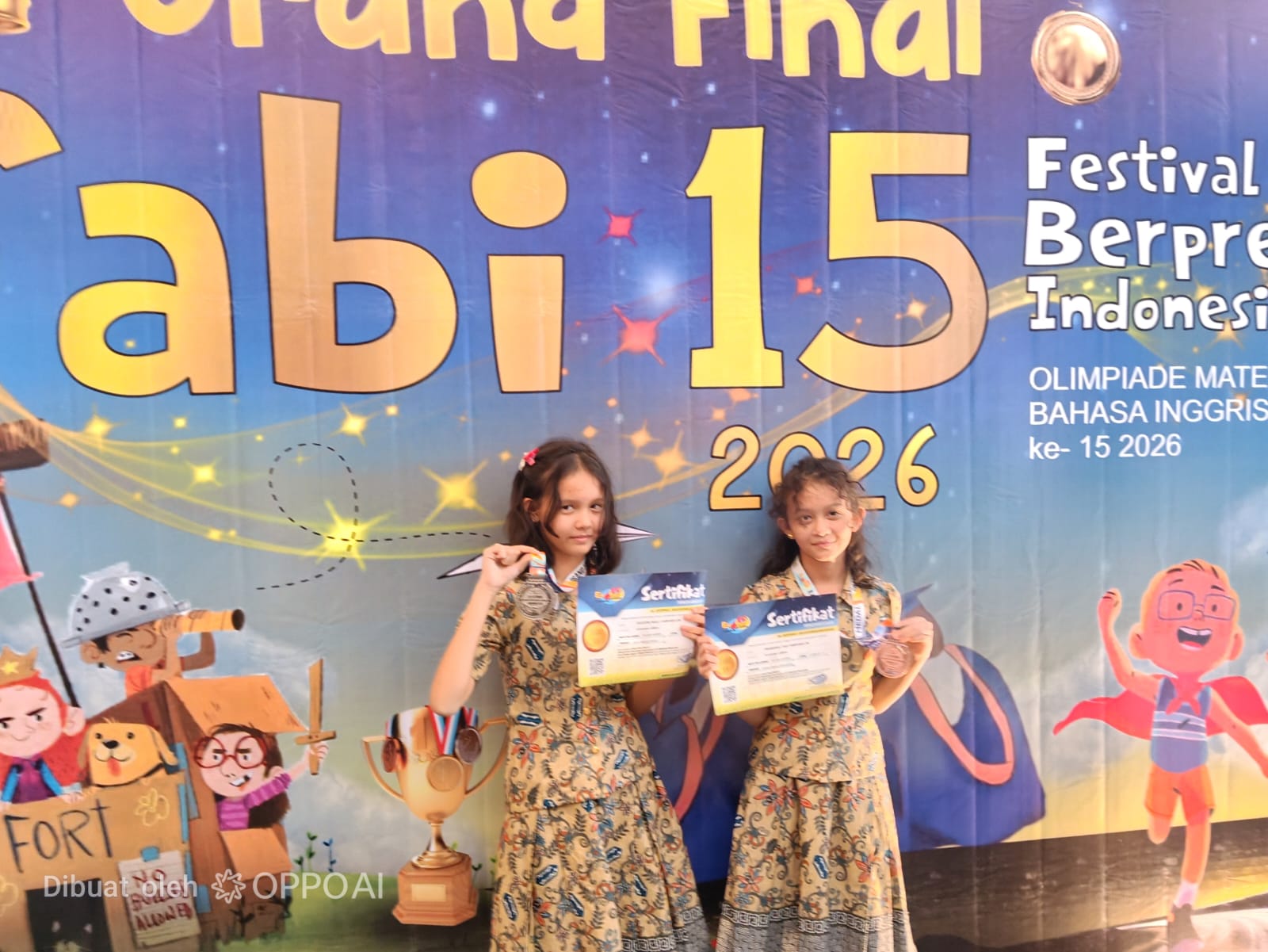 Siswi Kembar Barito Timur Raih Medali Nasional Pada Olimpiade Bahasa Inggris FABI XV