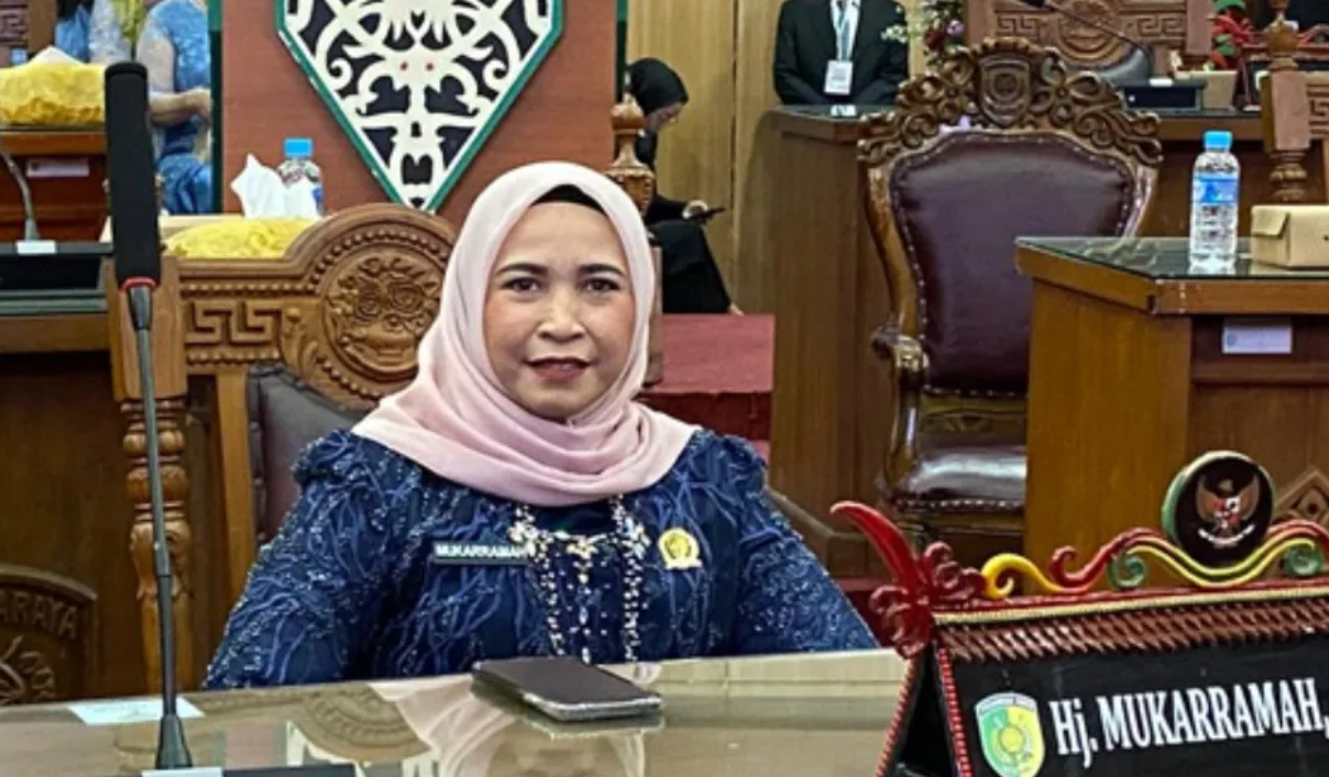 Mukarramah Dukung Pemkot Palangka Raya Perbaiki Jalan Rusak
