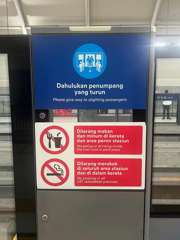 Jaga Kenyamanan Bersama, LRT Jabodebek Ingatkan Etika Selama Perjalanan