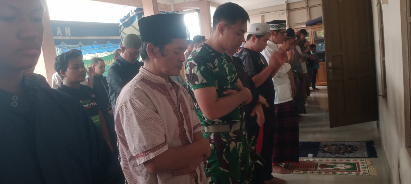 Salat Jumat Bersama, Satgas TMMD Pererat Ukhuwah Islamiyah